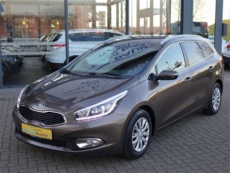 Kia cee'd Sportswagon - 1.6 GDI Plus Pack Navi Airco Cruise Pdc Elec.pakket Radio/cd - 1