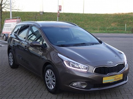 Kia cee'd Sportswagon - 1.6 GDI Plus Pack Navi Airco Cruise Pdc Elec.pakket Radio/cd - 1