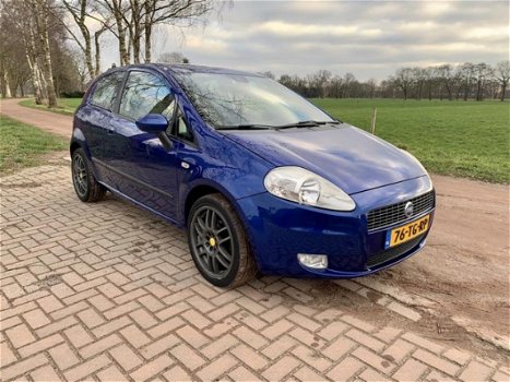 Fiat Grande Punto - 1.4-16V Sport Parkeersensoren, cruise control - 1