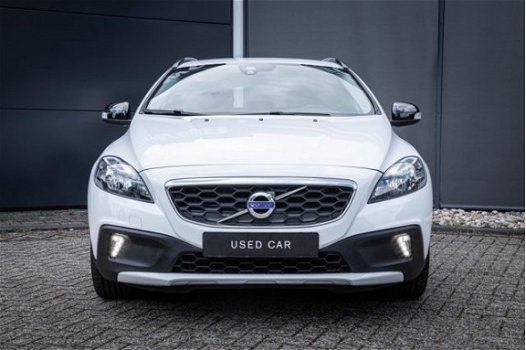 Volvo V40 Cross Country - D2 Automaat Kinetic/ Navigatie - 1