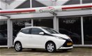 Toyota Aygo - 1.0 VVT-i x-play Nette auto/Nap/eerst eigenaar/camera/airco - 1 - Thumbnail