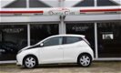 Toyota Aygo - 1.0 VVT-i x-play Nette auto/Nap/eerst eigenaar/camera/airco - 1 - Thumbnail