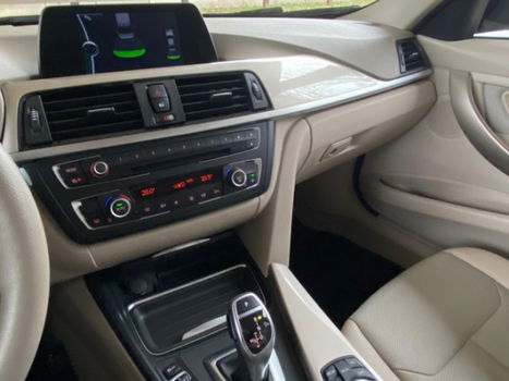 BMW 3-serie - 320i Executive automaat Modern Line - 1