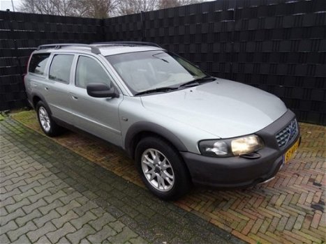 Volvo XC70 - 2.4 D5 AWD COMFORTLINE AUTOMAAT/ APK 10-2020 - 1