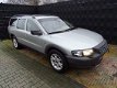 Volvo XC70 - 2.4 D5 AWD COMFORTLINE AUTOMAAT/ APK 10-2020 - 1 - Thumbnail