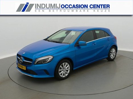 Mercedes-Benz A-klasse - 180 Ambition // Sportief / Navi / Parkeersensoren voor en achter - 1