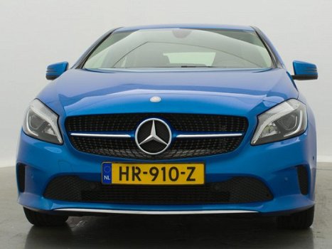 Mercedes-Benz A-klasse - 180 Ambition // Sportief / Navi / Parkeersensoren voor en achter - 1