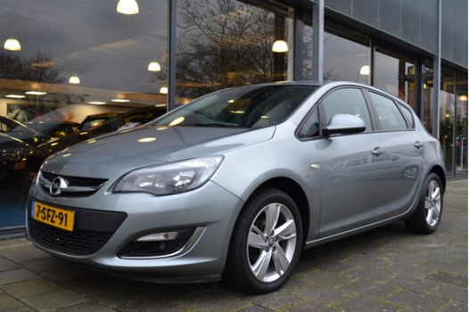 Opel Astra - 1.4 Turbo Berlin | Airco | Cruise | Trekhaak | Lichtmetaal | - 1