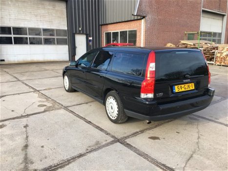 Volvo V70 - 2.4D Edition - 1