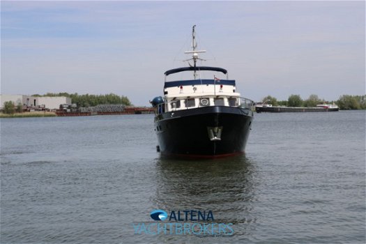 Altena Blue Water Trawler 48' - 8