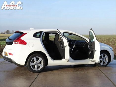 Volvo V40 - 2.0 D2 Kinetic AUTOMAAT Navi ECC PDC - 1