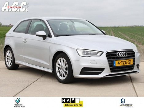 Audi A3 - 1.6 TDi Attraction Leer Xenon Navi ECC - 1