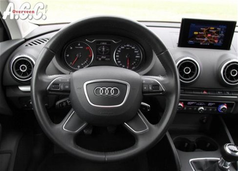 Audi A3 - 1.6 TDi Attraction Leer Xenon Navi ECC - 1