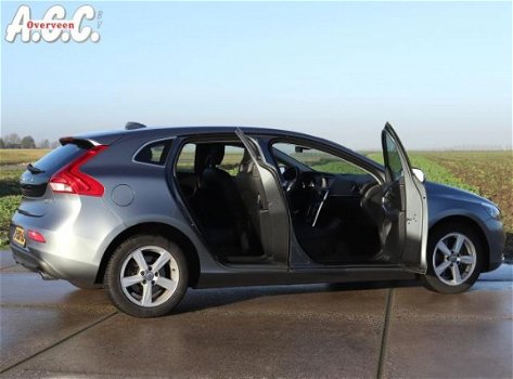 Volvo V40 - 2.0 D4 Leer Trekhaak Navi ECC 190pk - 1