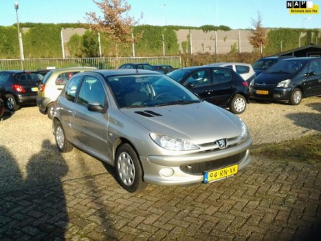 Peugeot 206 - 1.4 Air-line Met airco en trekhaak - 1