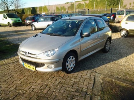 Peugeot 206 - 1.4 Air-line Met airco en trekhaak - 1