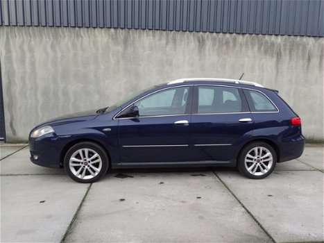 Fiat Croma - 2.2 16V Corporate AUT, LMV, trekhaak, airco - 1