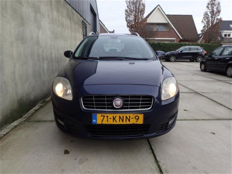 Fiat Croma - 2.2 16V Corporate AUT, LMV, trekhaak, airco - 1