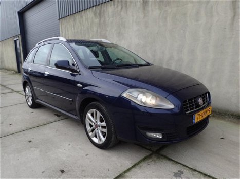 Fiat Croma - 2.2 16V Corporate AUT, LMV, trekhaak, airco - 1