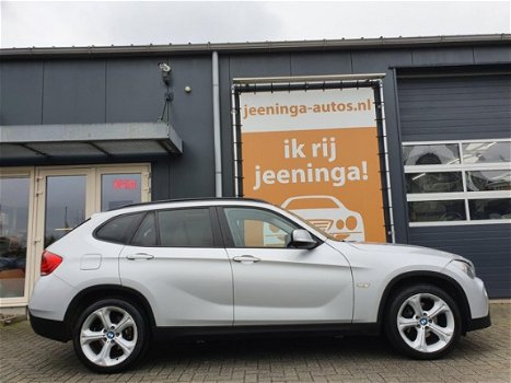 BMW X1 - SDrive20d Executive Met hoge zit/instap Climate & Cruise control, Navigatie, TREKHAAK, PDC - 1