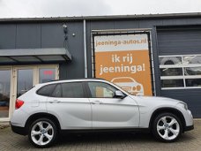 BMW X1 - SDrive20d Executive Met hoge zit/instap Climate & Cruise control, Navigatie, TREKHAAK, PDC