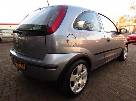 Opel Corsa - 1.0-12V Essentia Nw type Bj2004 - 1