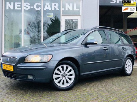 Volvo V50 - 2.4 Momentum Cruise, Airco, Dealer Onderhouden, Nette Staat - 1