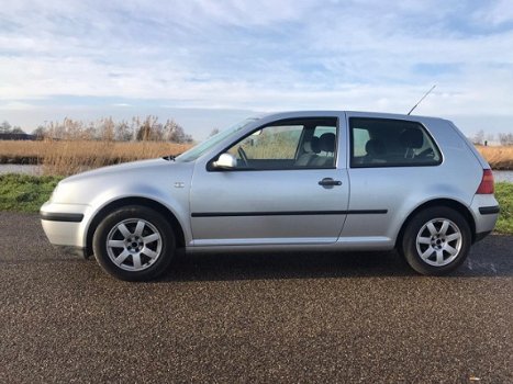 Volkswagen Golf - 1.6-16V Master Edition - 1