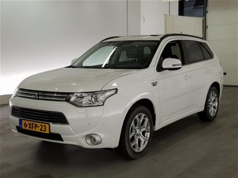 Mitsubishi Outlander - 2.0 PHEV Instyle *ex BTW* leer Trekhaak Xenon Dak - 1