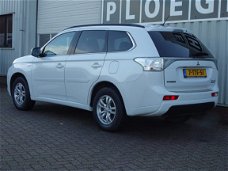 Mitsubishi Outlander - 2.0 PHEV 4x4 Leer/Stof Nav/Cam Parksens v/a *Ex BTW* Business Edition