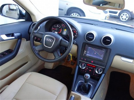 Audi A3 Sportback - 1.6 TDI 5drs Leer Navi Clima Cruise Attraction 102 gram Sportback - 1
