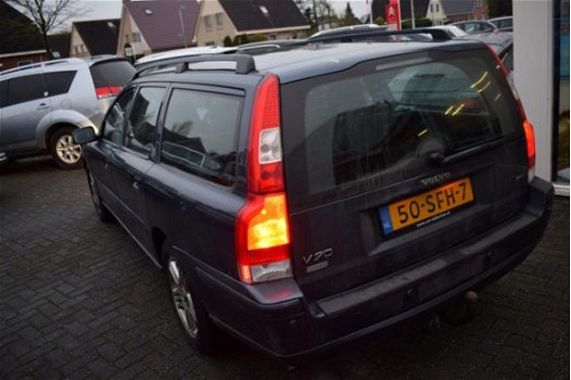 Volvo V70 - 2.4D Edition Gereviseerde Automaatbak | Leer | Navi | Pano | Clima | PDC | Cruise | LMV - 1