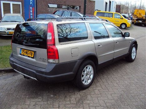 Volvo V70 - XC diesel 2.4 D5 163PK AWD Automaat - 1