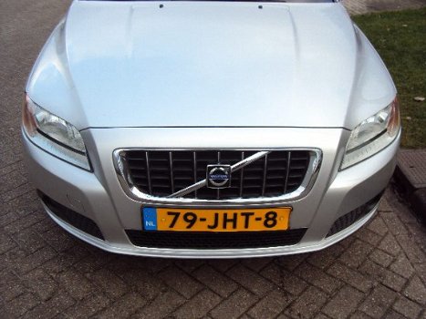 Volvo V70 - benzine 2.0 145PK Kinetic - 1