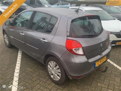 Renault Clio - 1.5 dCi Authentique Airco Navi - 1