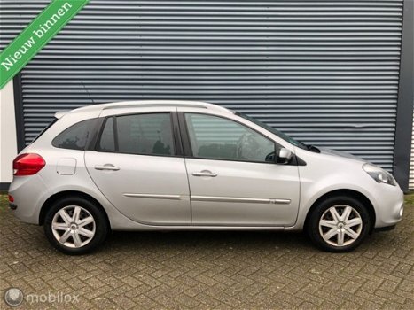 Renault Clio Estate - 1.5 dCi Collection inl btw Vaste prijs - 1