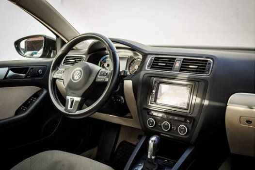 Volkswagen Jetta - 1.4 TSi Hybrid DSG Comfortline | Navi | Clima | Cruise | Trekhaak | 16'' LMV | De - 1