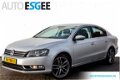 Volkswagen Passat - 1.4 TSi Highline Automaat | Navi | Alcantara | Cruise | Clima | Trekhaak | 18'' - 1 - Thumbnail