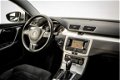 Volkswagen Passat - 1.4 TSi Highline Automaat | Navi | Alcantara | Cruise | Clima | Trekhaak | 18'' - 1 - Thumbnail
