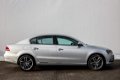 Volkswagen Passat - 1.4 TSi Highline Automaat | Navi | Alcantara | Cruise | Clima | Trekhaak | 18'' - 1 - Thumbnail