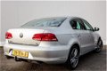 Volkswagen Passat - 1.4 TSi Highline Automaat | Navi | Alcantara | Cruise | Clima | Trekhaak | 18'' - 1 - Thumbnail