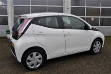 Toyota Aygo - 1.0 VVT-i x-play dealer onderhouden