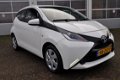 Toyota Aygo - 1.0 VVT-i x-play dealer onderhouden - 1 - Thumbnail