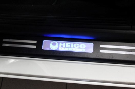 Volvo V40 - 2.0 D3 5 Cilinder HEICO Panoramadak Premium Sound - 1