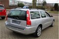 Volvo V70 - 2.5T AWD Aut 1e eigenaar/ 81.000km Youngtimer - 1 - Thumbnail