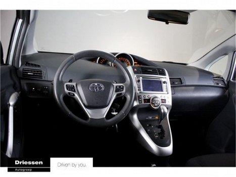 Toyota Verso - 1.8 VVT-i Aspiration (Automaat - Trekhaak - Navigatie) - 1