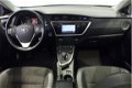 Toyota Auris Touring Sports - 1.8 Hybrid Executive LAGE KMSTAND | Clima | Navi | Stoelverw. | Pan. D - 1 - Thumbnail