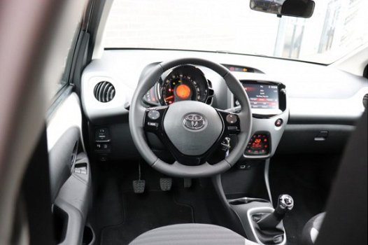 Toyota Aygo - 1.0 VVT-i x-joy Airco-Lichtmetalen velgen - 1