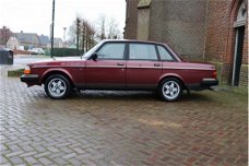 Volvo 240 - 2.3 GLE Automaat (Overdrive) LEER/AIRCO/ORIG.NL/GEDOCUMENTEERD/NAP/APK 1-2021