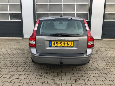 Volvo V50 - 2.0D MOMENTUM - 1